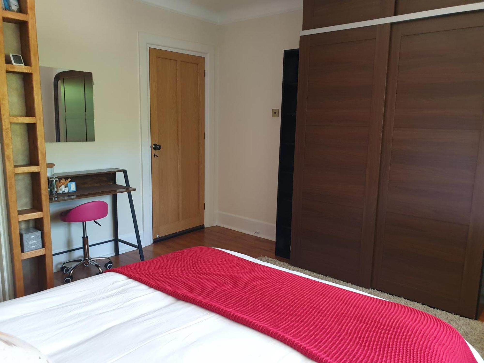 Little Robin Gate - Free Parking - Central - 10 Min Walk To Train Station Борнмът Екстериор снимка
