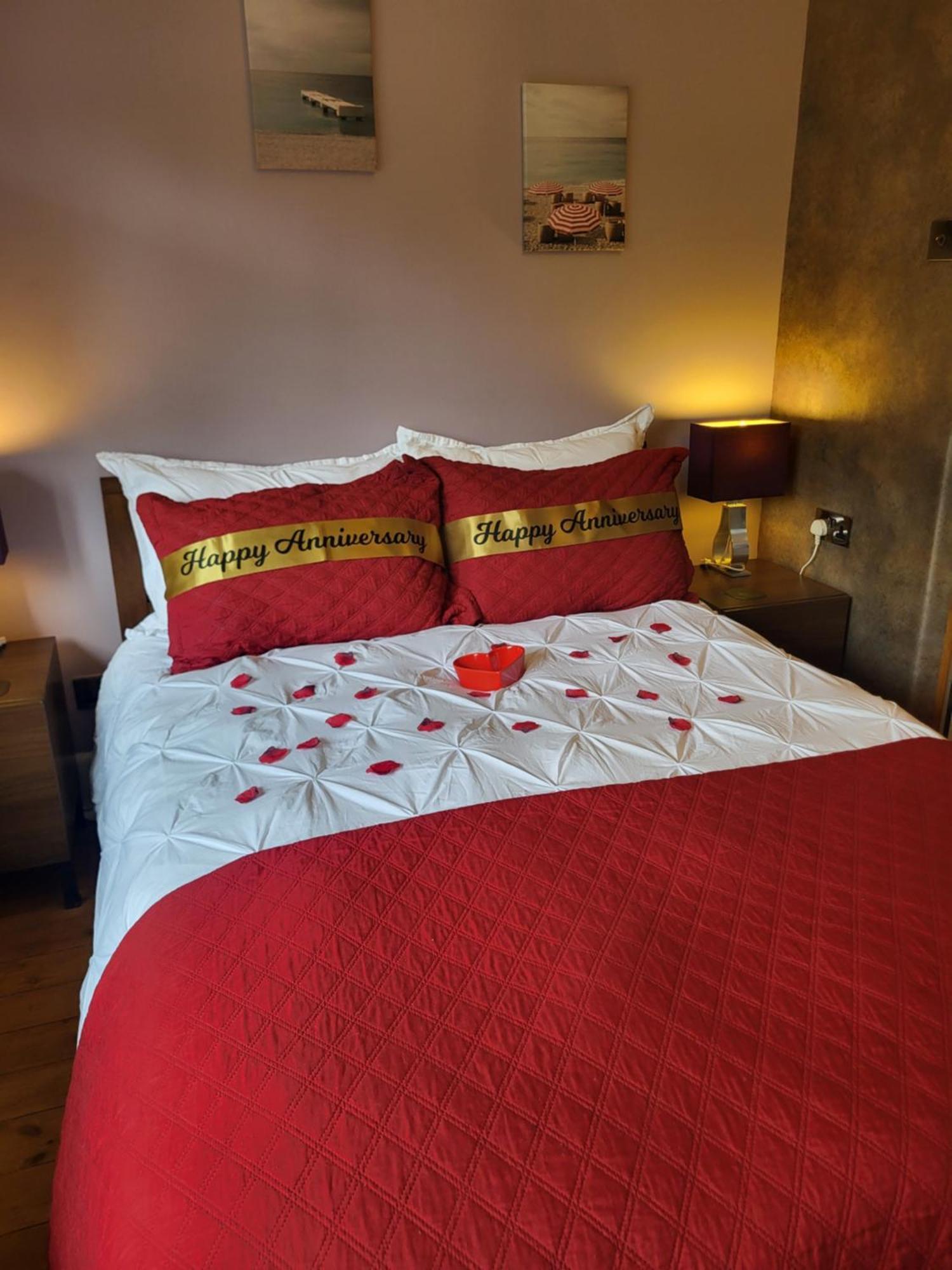 Little Robin Gate - Free Parking - Central - 10 Min Walk To Train Station Борнмът Екстериор снимка